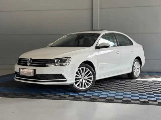 Carro Volkswagen Jetta 2015 2.0 Comfortline Tiptronic (Flex)