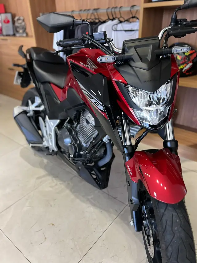 Moto Honda CB 300F Twister 2025 (ABS)