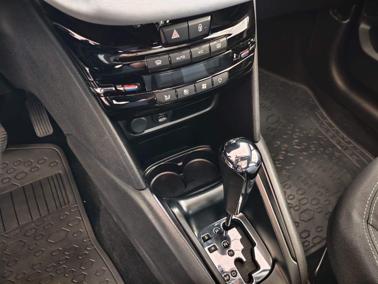 peugeot 208 allure 1.6 16v (flex) (aut)