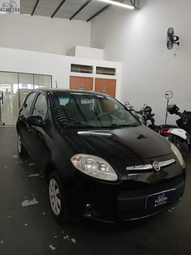 Carro Fiat Palio 2013 Attractive 1.0 8V (Flex)