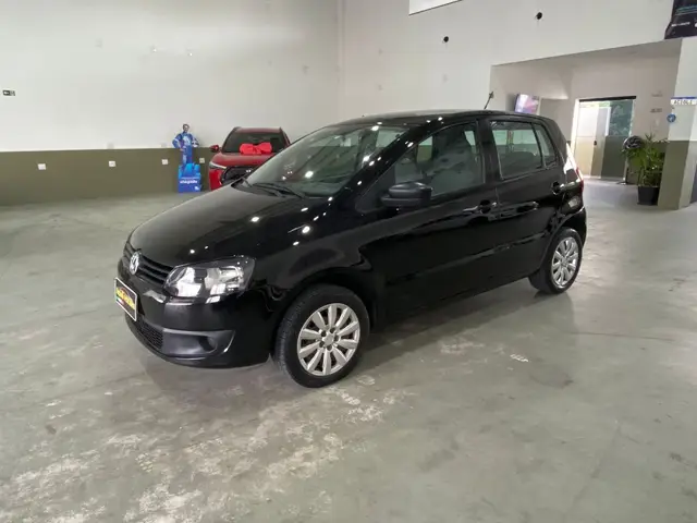 Carro Volkswagen Fox 2011 1.0 8V (Flex) 4p