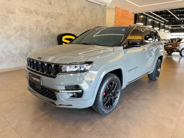 Carro Jeep Commander 2025 Blackhawk 2.0 Hurricane