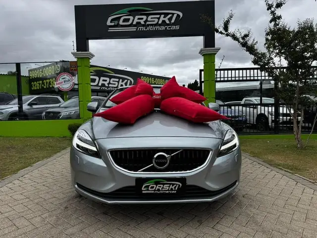 Carro Volvo V40 Momentum 2018 V40 2.0 T4 Momentum