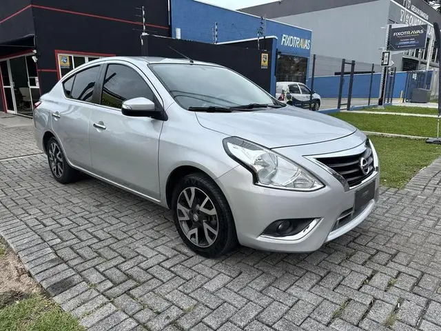 Carro Nissan Versa 2017 1.6 16V SL FlexStart CVT (Flex)