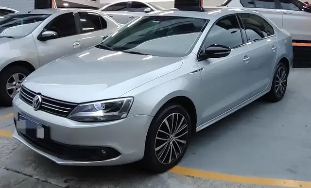 Carro Volkswagen Jetta 2012 2.0 Comfortline Tiptronic (Flex)
