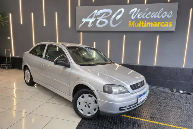 Carro Chevrolet Astra Hatch 2002 CD 2.0 8V