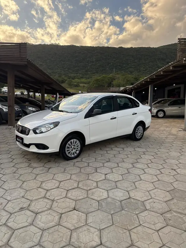 Carro Fiat Grand Siena 2021 Evo Attractive 1.4 8V (Flex)