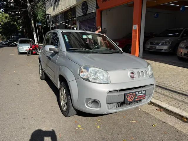 Carro Fiat Uno 2014 Vivace College 1.0 8V (Flex) 4p