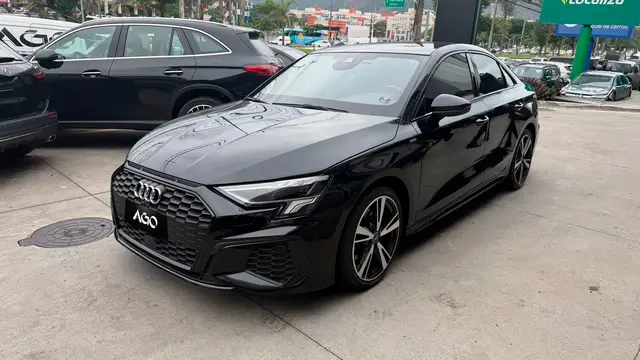 Carro Audi A3 Sportback 2023 S-Line 2.0 TFSI S-tronic (Híb.)
