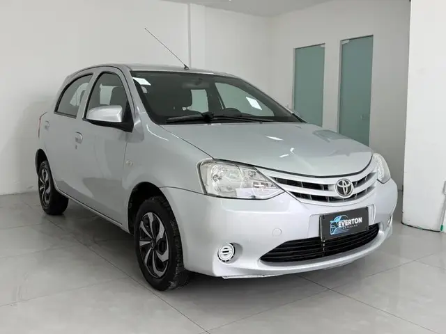 Carro Toyota Etios 2015 X 1.3 (Flex)