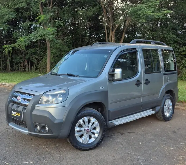 Carro Fiat Doblò 2014 Adventure 1.8 Flex
