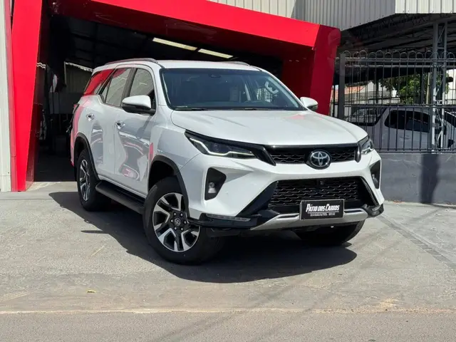 Carro Toyota Hilux SW4 2024 SRX Plat. 4x4 2.8 TB Diesel Automatico.