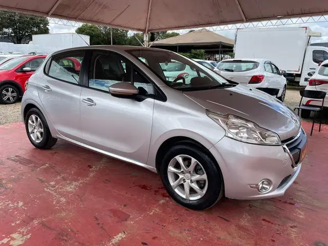 Carro Peugeot 208 2015 Griffe 1.6 16V (Flex)