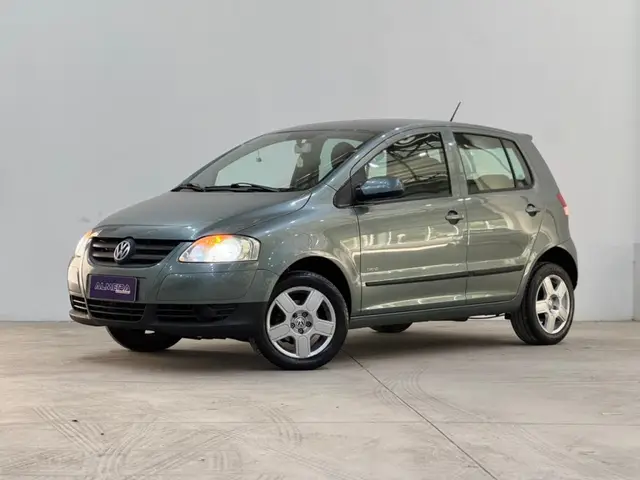 Carro Volkswagen Fox 2010 1.0 8V (Flex) 4p