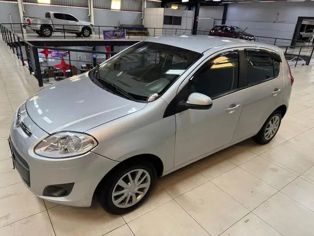 Carro Fiat Palio 2014 Attractive 1.0 8V (Flex)