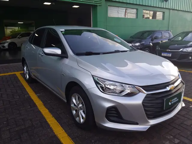 Carro Chevrolet Onix Plus 2023 LT 1.0