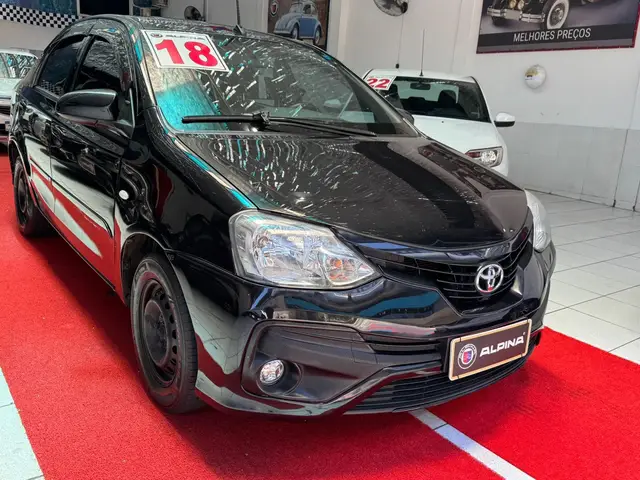 Carro Toyota Etios 2018 XS 1.5 (Flex)