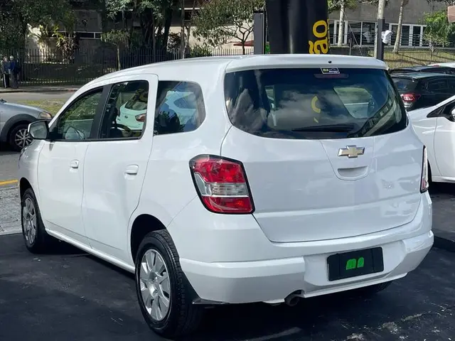 Carro Chevrolet Spin 2018 LS 5S 1.8 (Flex)