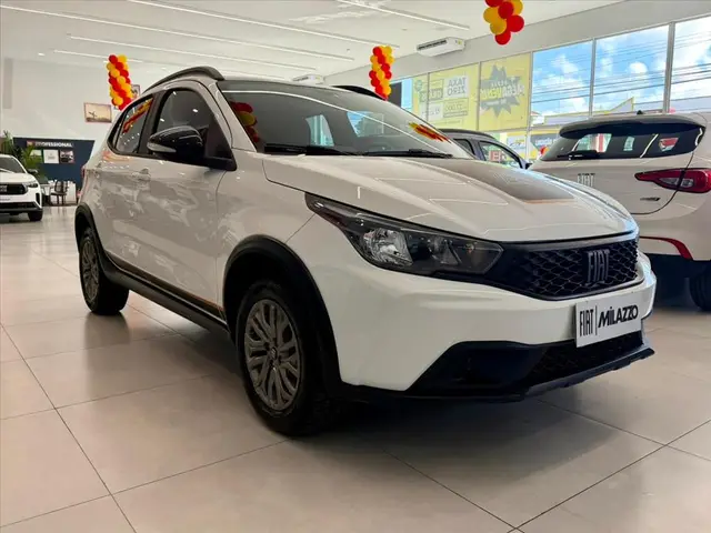 Carro Fiat Argo 2023 Trekking 1.3 (Flex)