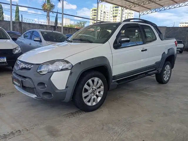 Carro Fiat Strada 2014 Adventure 1.8 16V (Flex) (Cabine Dupla)