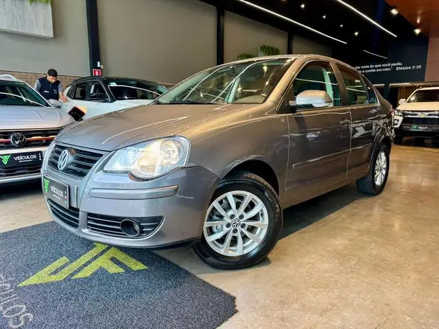 Carro Volkswagen Polo Sedan 2011 1.6 8V (Flex)
