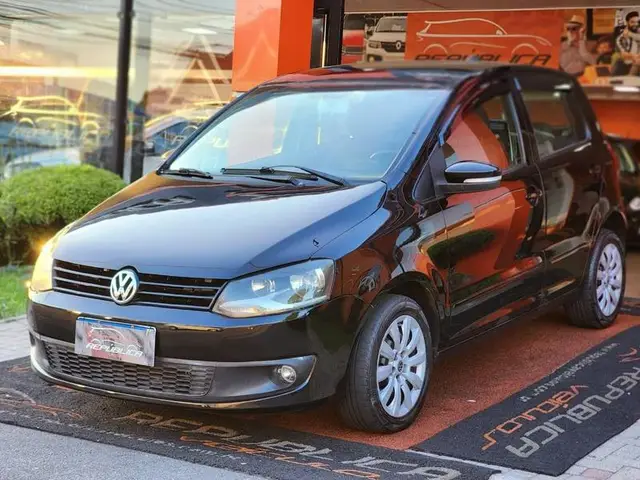 Carro Volkswagen Fox 2011 1.0 8V (Flex) 4p