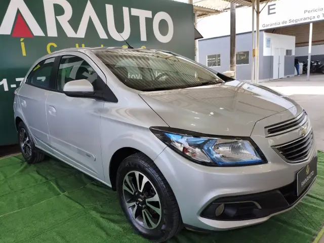 Carro Chevrolet Onix 2014 1.4 LTZ SPE/4 (Aut)