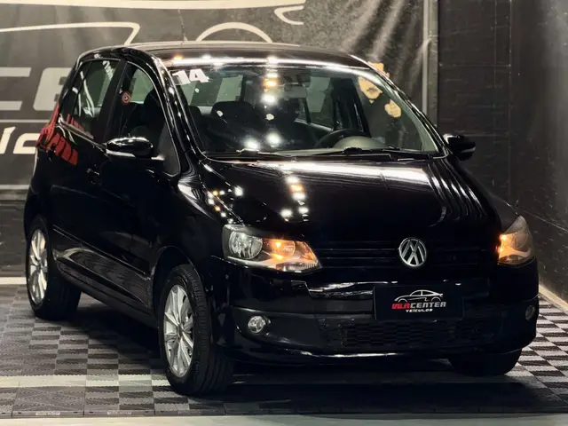 Carro Volkswagen Fox 2014 1.6 VHT Highline (Flex)