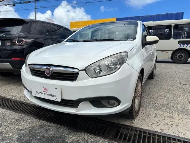 Carro Fiat Grand Siena 2015 Essence 1.6 16V (Flex)