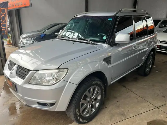 Carro Mitsubishi Pajero TR4 2013 2.0 16V 4x2 (Flex) (Aut)