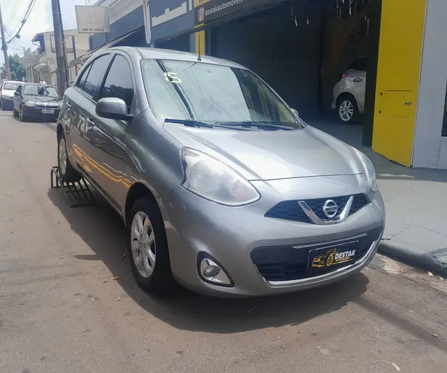 Carro Nissan March 2015 1.0 12V SV (Flex)