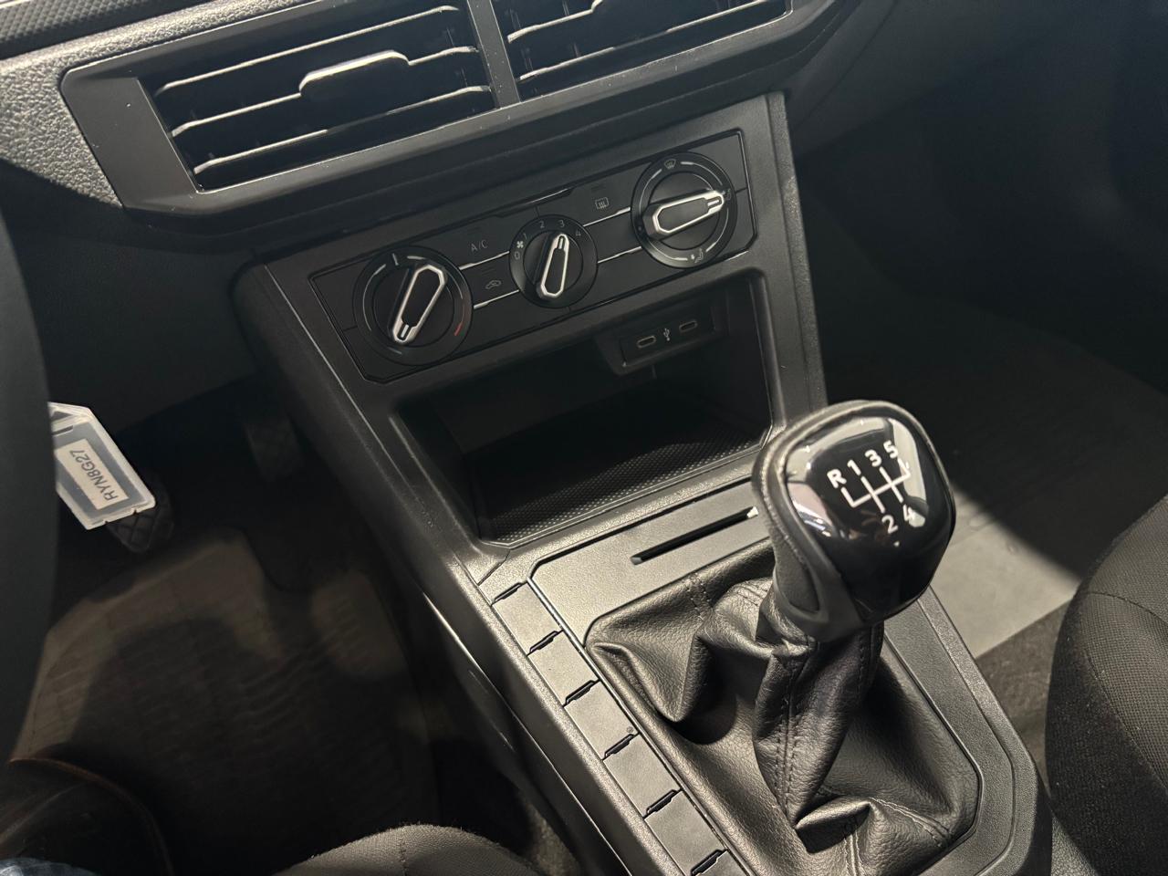 vw - volkswagen polo track 1.0 flex 12v 5p