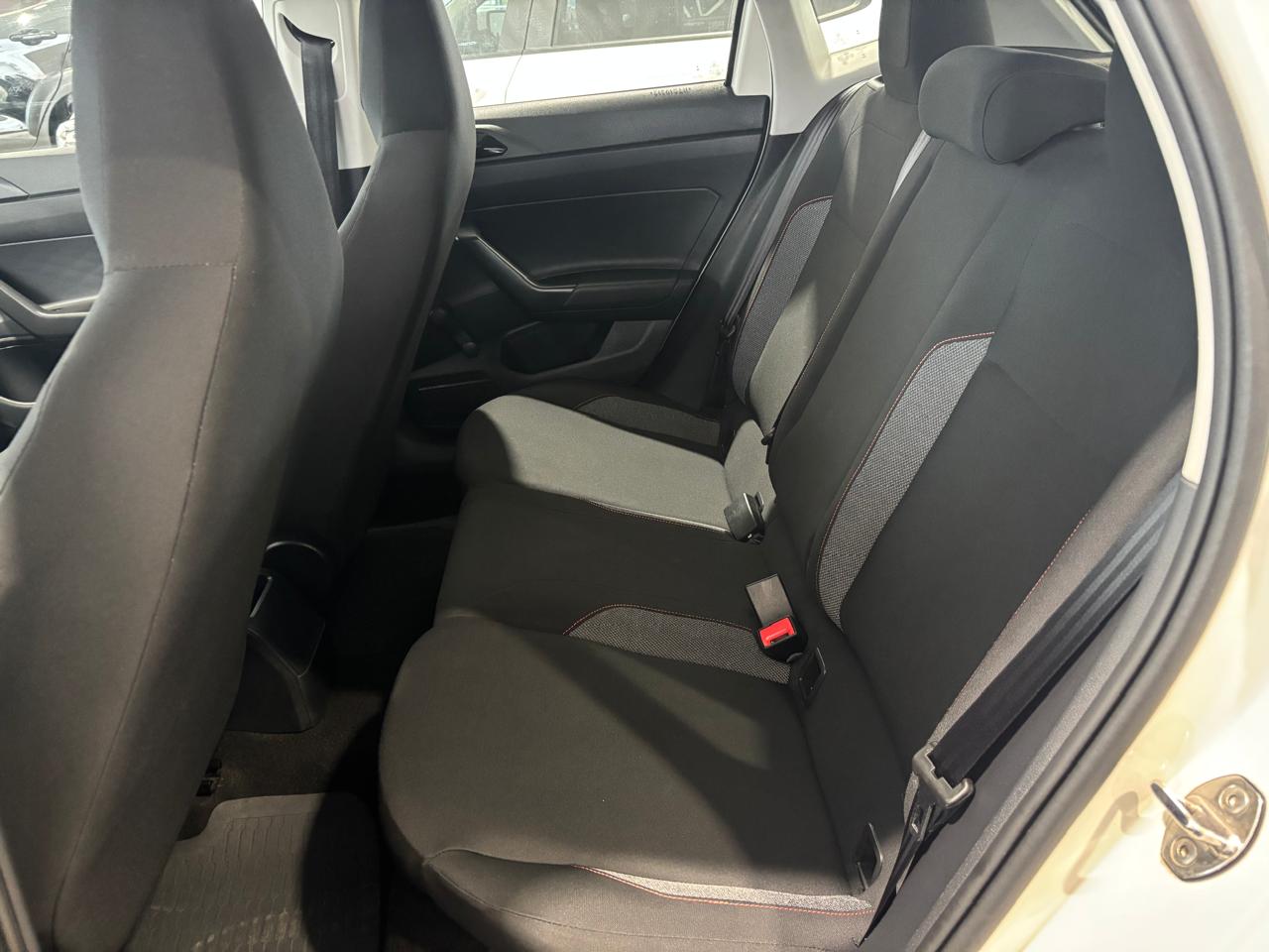 vw - volkswagen polo track 1.0 flex 12v 5p