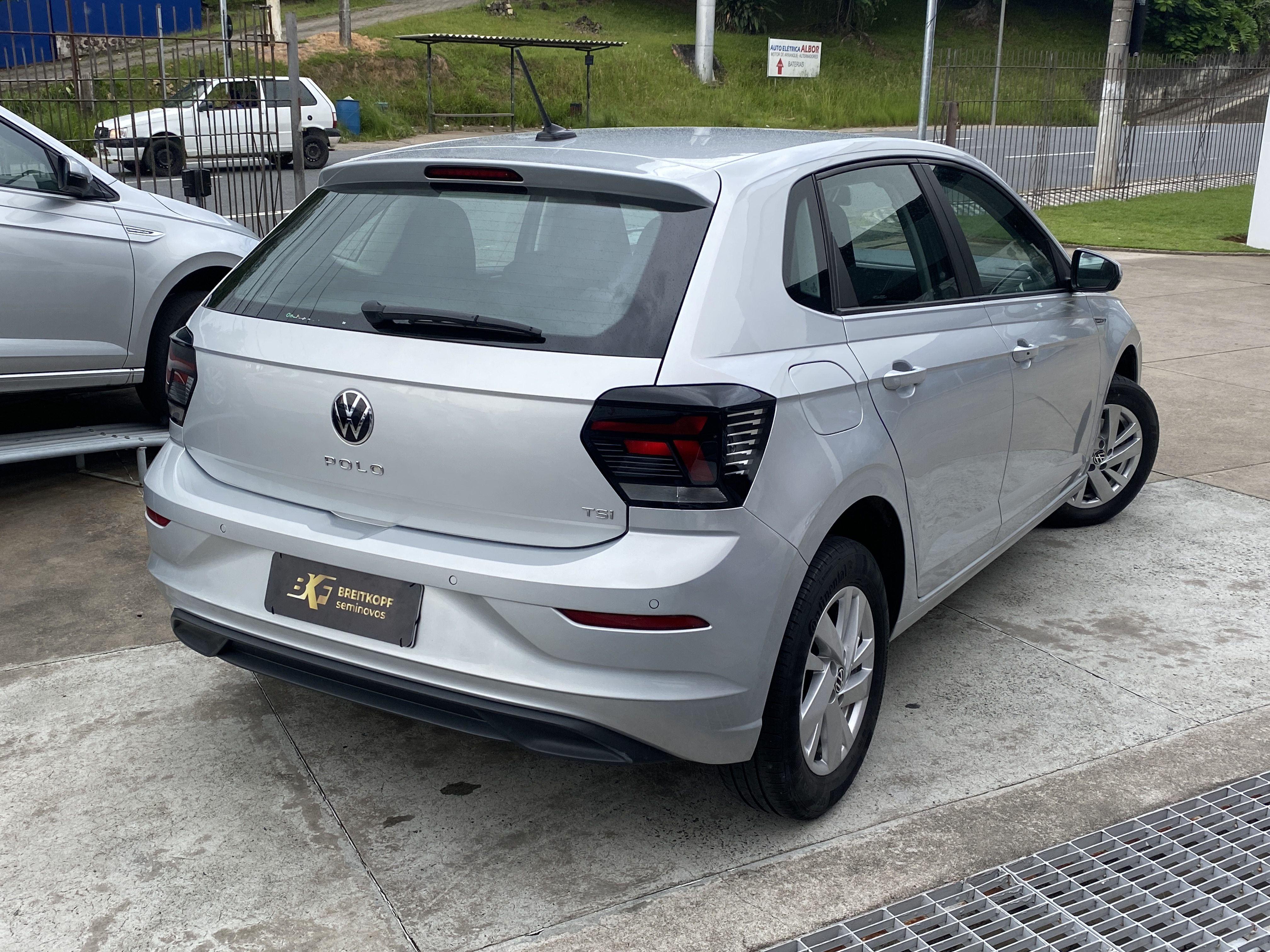 vw - volkswagen polo comfortline (aut) (flex)