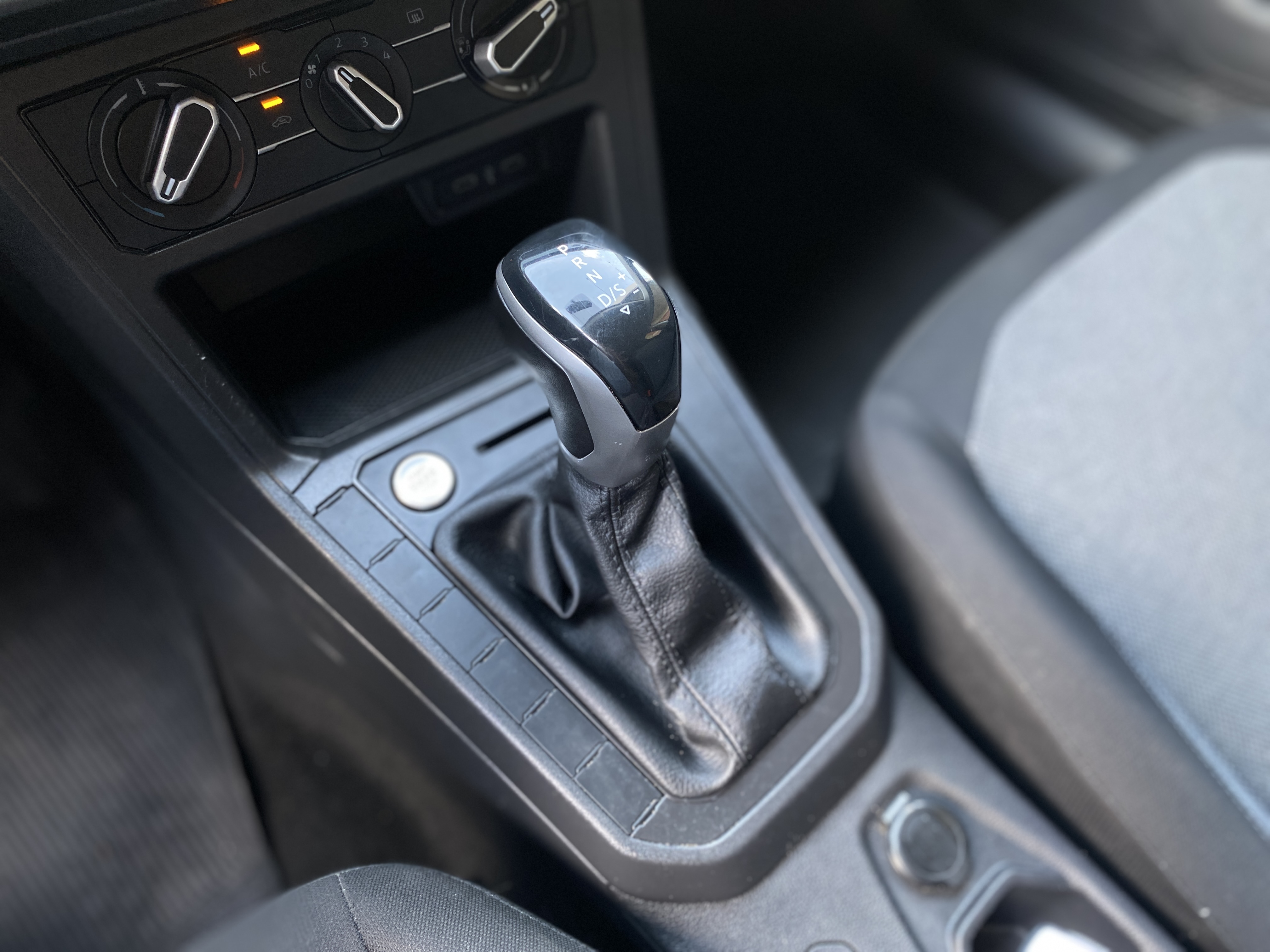 vw - volkswagen polo comfortline (aut) (flex)