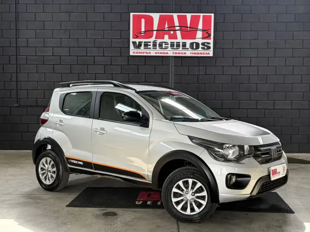 Carro Fiat Mobi 2024 Trekking 1.0