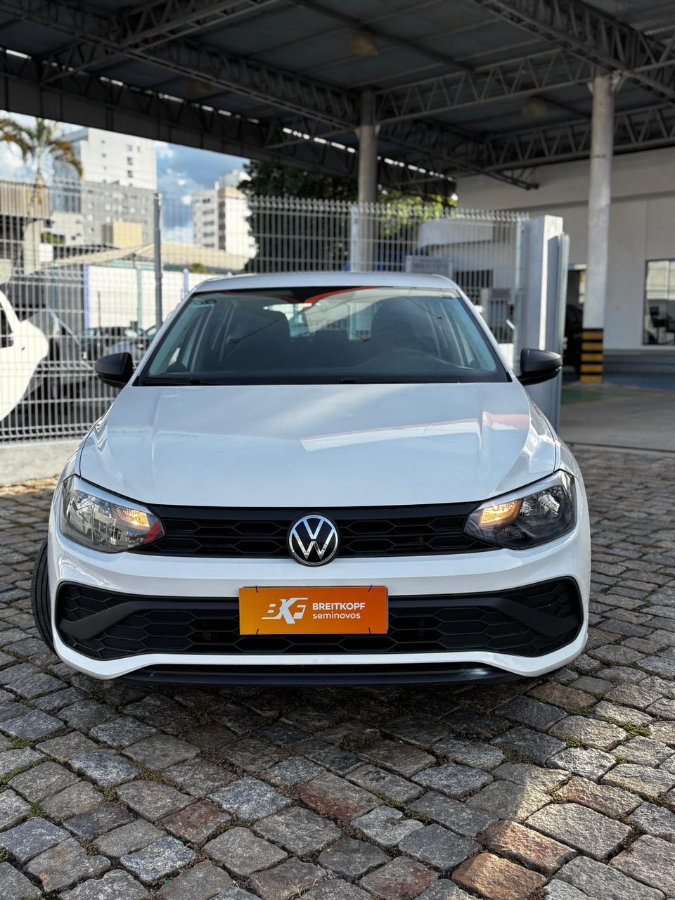 VW - Volkswagen-Polo-Track 1.0 Flex 12V 5p