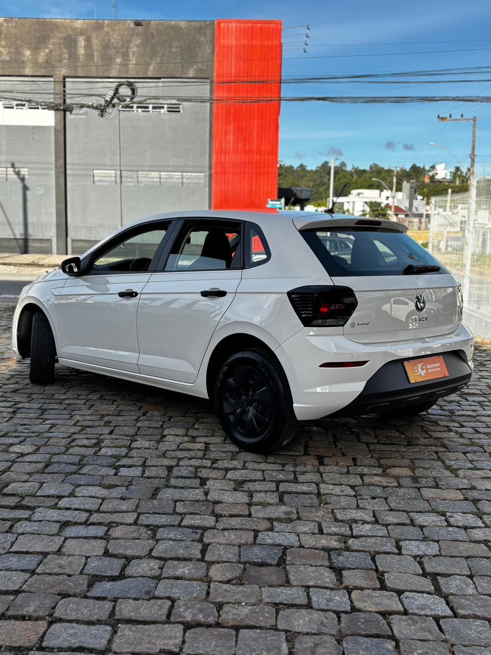 VW - Volkswagen-Polo-Track 1.0 Flex 12V 5p