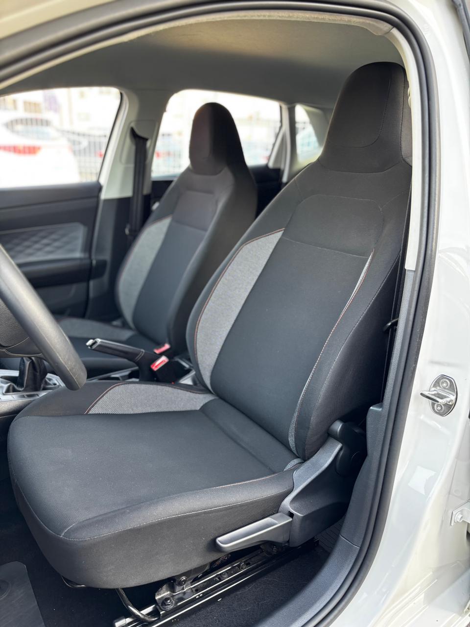 VW - Volkswagen-Polo-Track 1.0 Flex 12V 5p