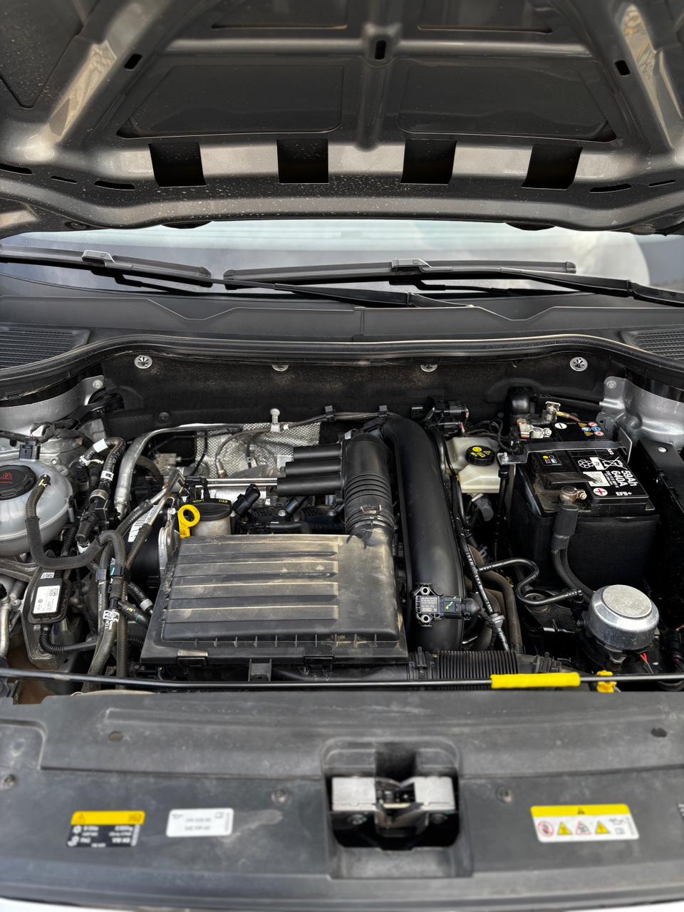 VW - Volkswagen-Taos-Highline 1.4 TSI