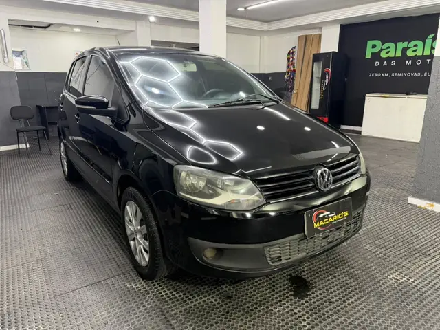 Carro Volkswagen Fox 2011 1.0 8V (Flex) 4p