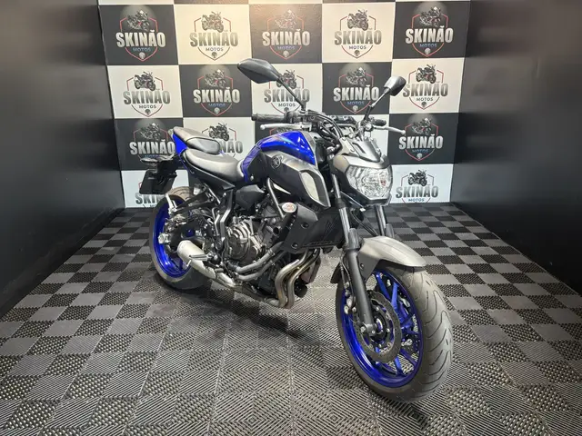 Moto Yamaha MT-07 2023 ABS