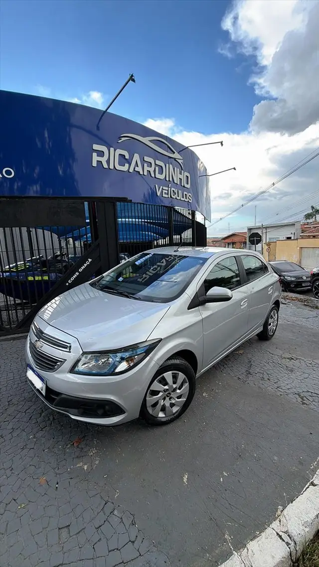 Carro Chevrolet Onix 2016 1.4 LT SPE/4