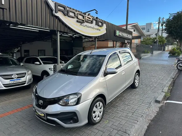 Carro Toyota Etios 2019 X 1.3 (Flex)