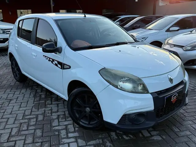 Carro Renault Sandero 2013 Authentique 1.0 16V (flex)