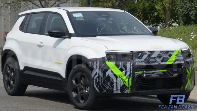 Novo Jeep Avenger é flagrado com pouca camuflagem antes de chegar ao Brasil