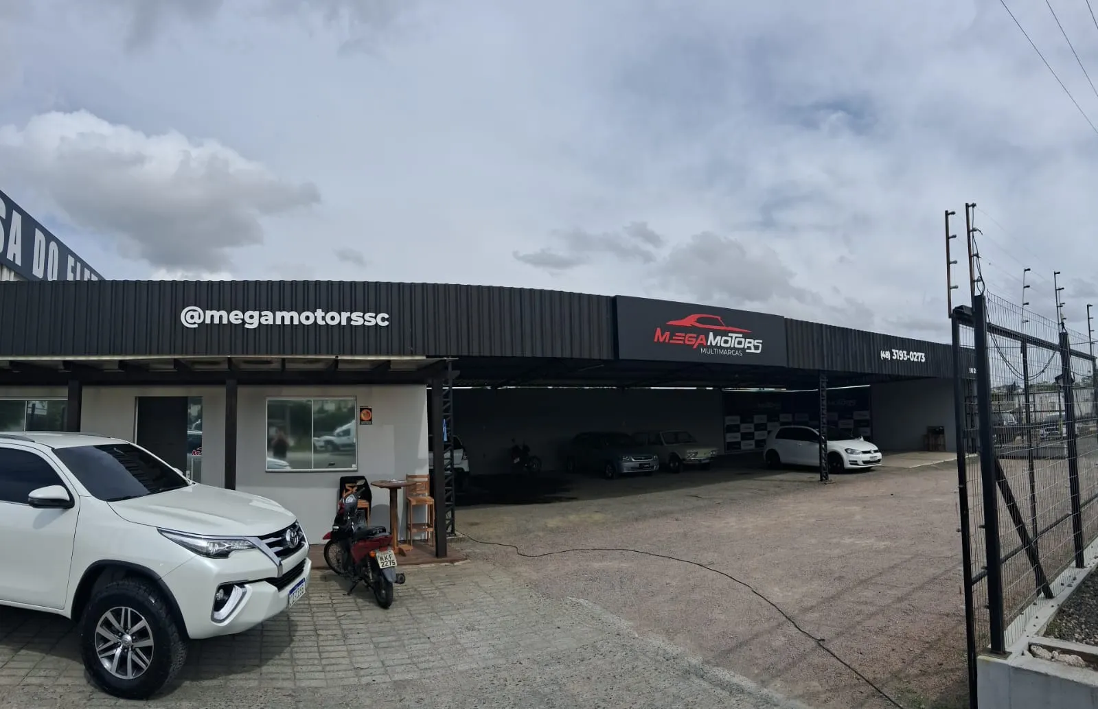 Fachada da loja megamotors multimarcas  - Içara - SC