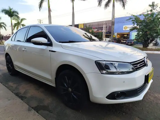 Carro Volkswagen Jetta 2012 2.0 Comfortline Tiptronic (Flex)