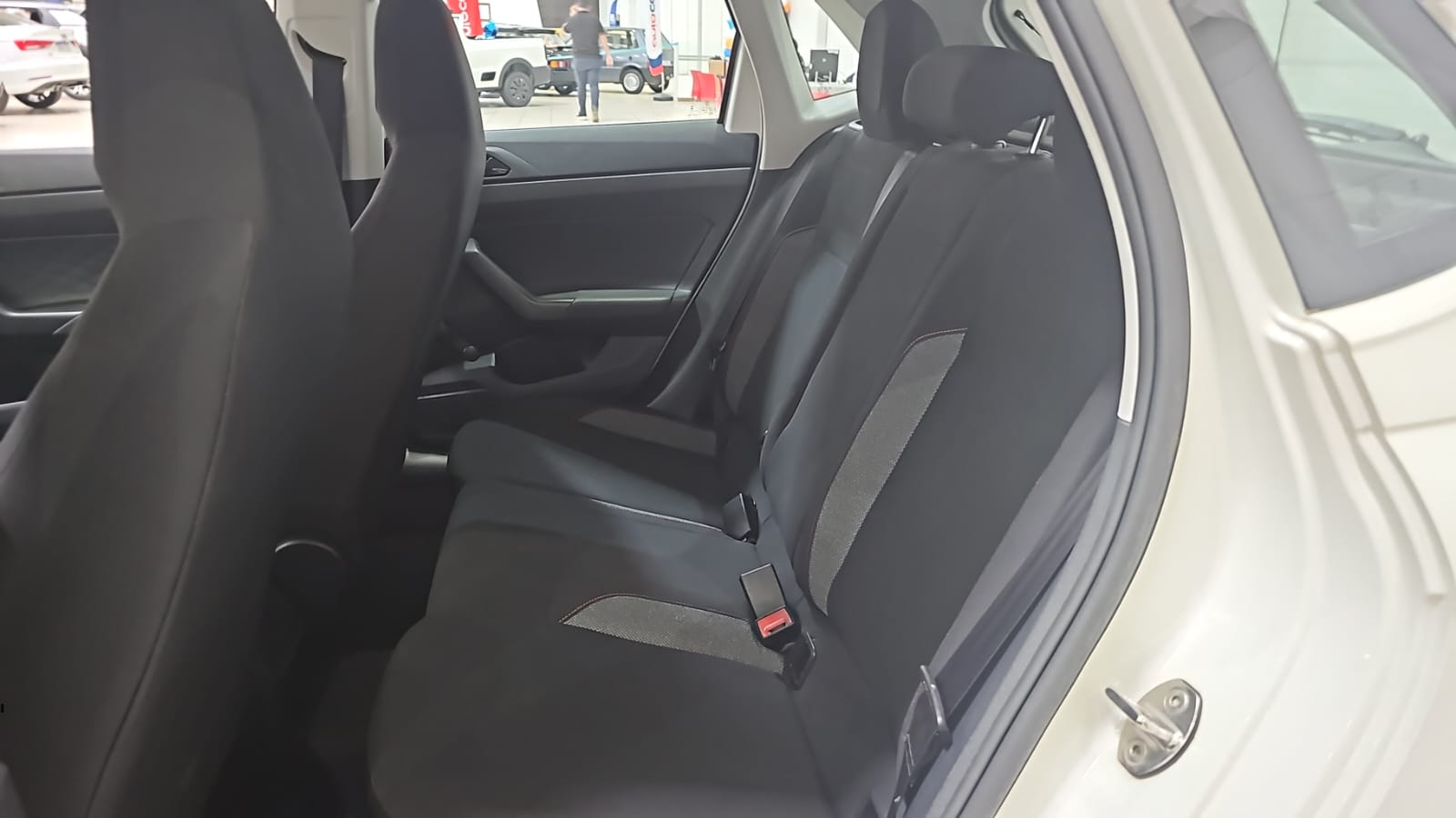 vw - volkswagen polo track 1.0 flex 12v 5p