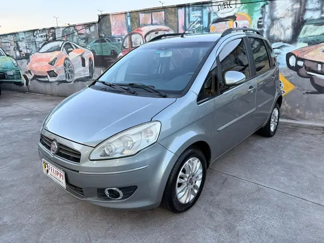 Carro Fiat Idea 2013 Attractive 1.4 8V (Flex)